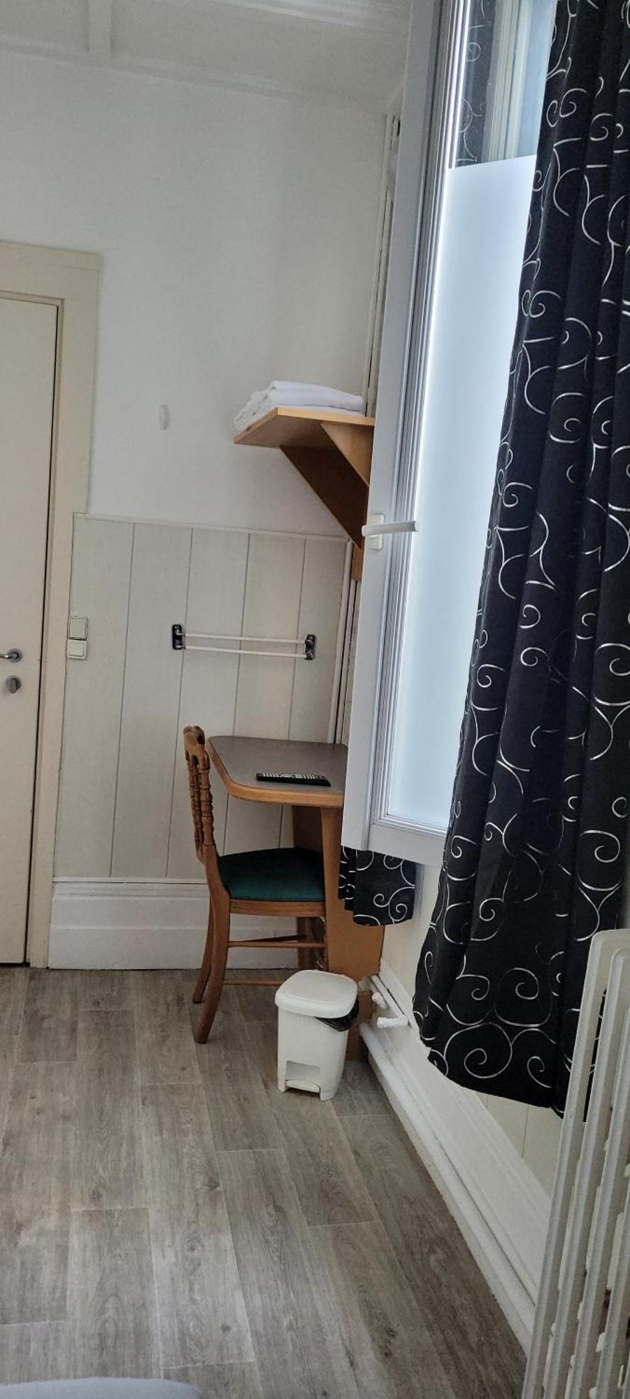 אמיינס Hotel Central Anzac חדר תמונה