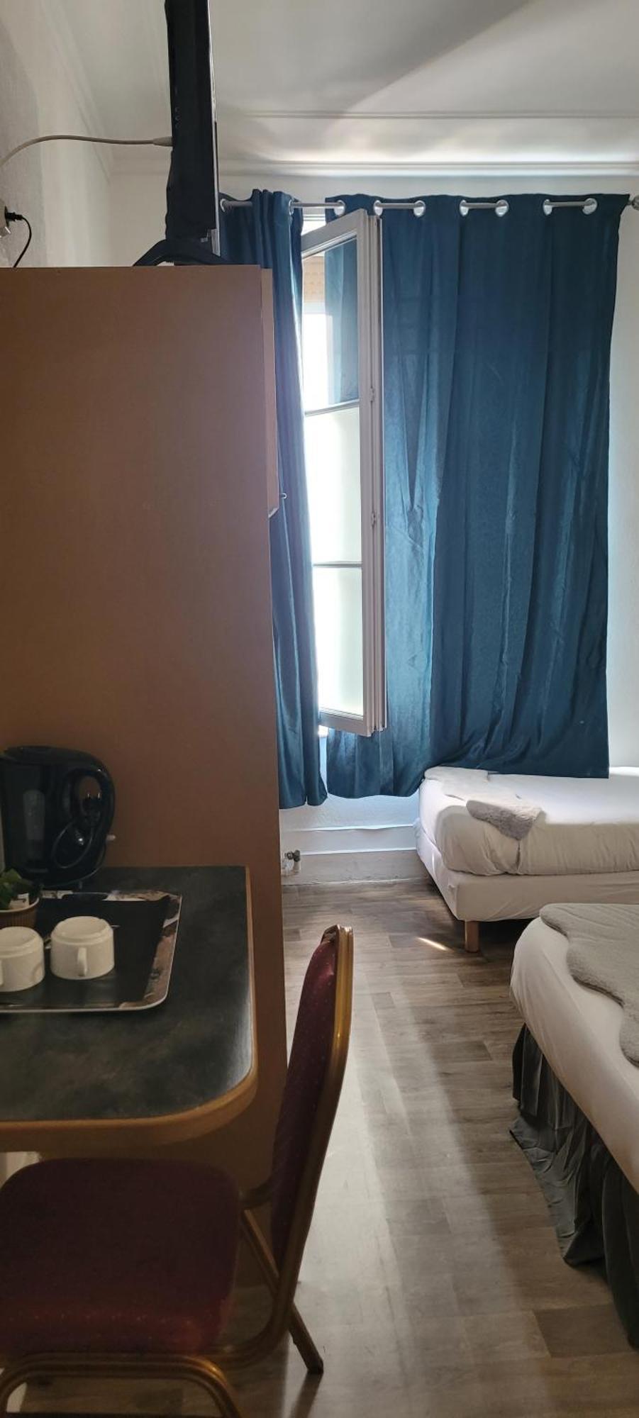 אמיינס Hotel Central Anzac מראה חיצוני תמונה