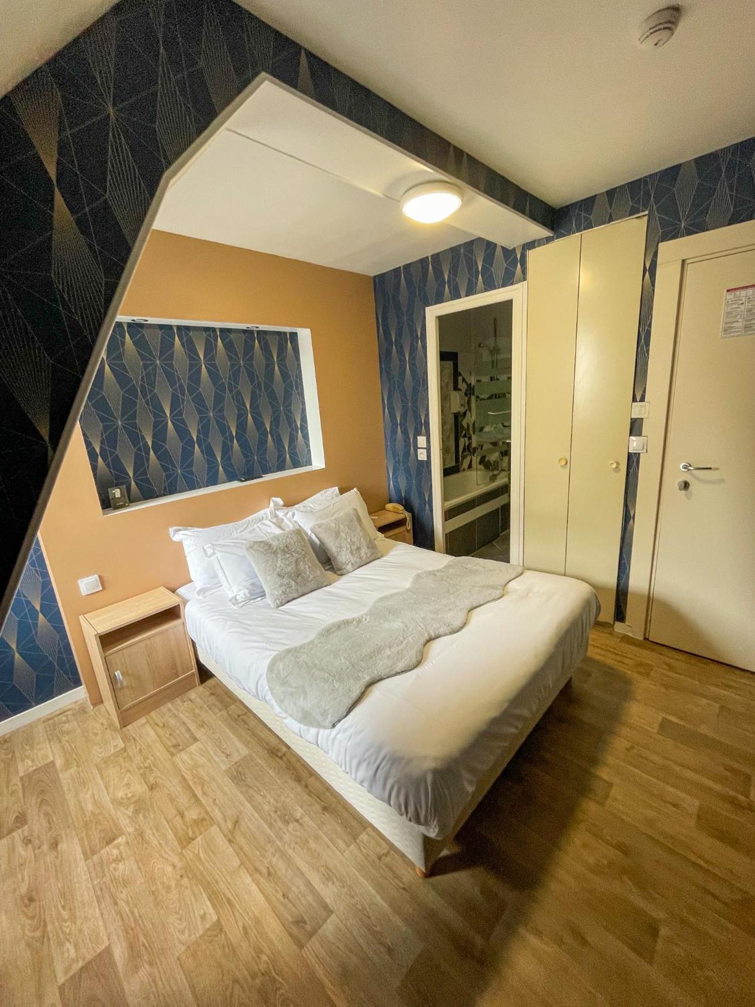 אמיינס Hotel Central Anzac מראה חיצוני תמונה